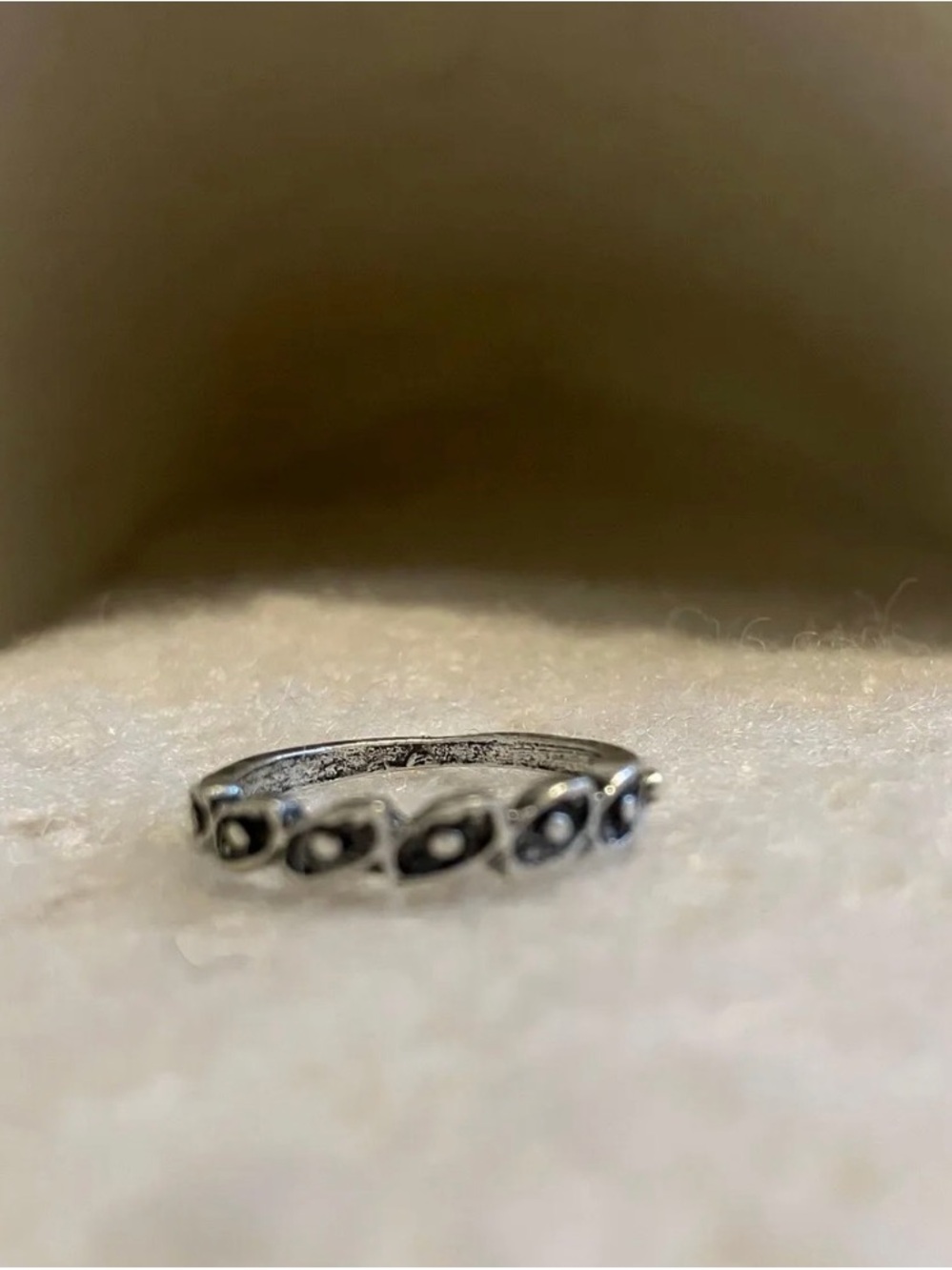 Antique Vintage Ring - SIZE 5 - FASHION - silvertone - faux gray silver - Wide